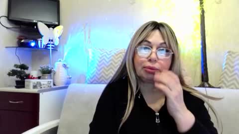 Snapshot of susiexnoreen chatting on April 14, 2026, 1:22 am SusiexNoreen online show from April 14, 2026, 1:22 am