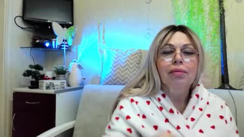 Snapshot of susiexnoreen chatting on April 16, 2026, 2:56 am SusiexNoreen online show from April 16, 2026, 2:56 am