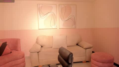 Snapshot of sussanelliot chatting on February 26, 2025, 5:17 pm Sussan online show from February 26, 2025, 5:17 pm