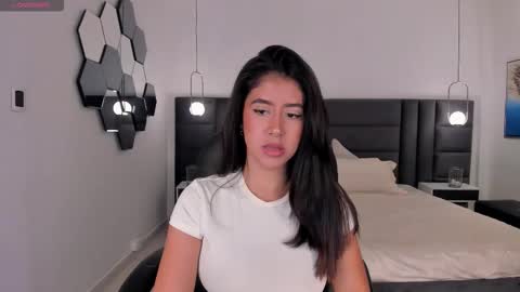 Snapshot of sussanelliot chatting on October 23, 2025, 10:03 am Sussan online show from October 23, 2025, 10:03 am