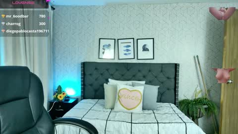 Snapshot of sussy__stone chatting on December 26, 2024, 9:58 pm online show from December 26, 2024, 9:58 pm