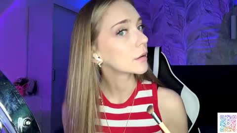 Jessica online show from November 19, 2025, 5:13 pm