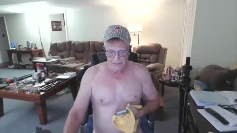 suttond4858 online show from October 26, 2025, 4:18 am