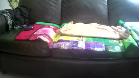 Snapshot of suv1 chatting on October 28, 2025, 3:21 am Otto online show from October 28, 2025, 3:21 am