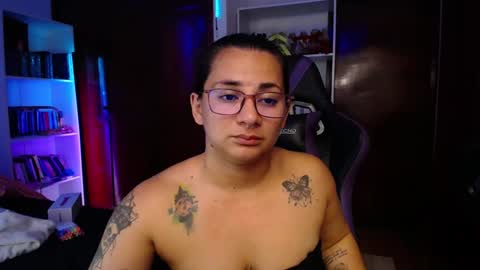 Snapshot of sux_ink chatting on January 23, 2025, 10:44 pm Susan .. oo .. Independent Model online show from January 23, 2025, 10:44 pm