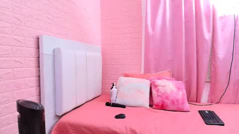suzan_30 online show from July 5, 2026, 8:27 pm