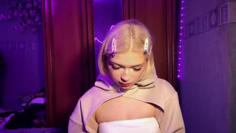 Stacy online show from April 29, 2026, 9:32 pm