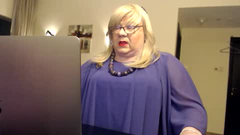 Snapshot of suzannebanci chatting on September 19, 2025, 6:30 pm My name is Sissy or more fully Suzanna Aprilia Maria Mariquita Catarina Chinita Banci. Soy una puta - que chimba ladybug online show from September 19, 2025, 6:30 pm