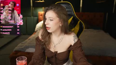 Suzan online show from April 27, 2026, 8:29 pm