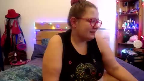 suzie stardust online show from February 4, 2026, 11:53 pm