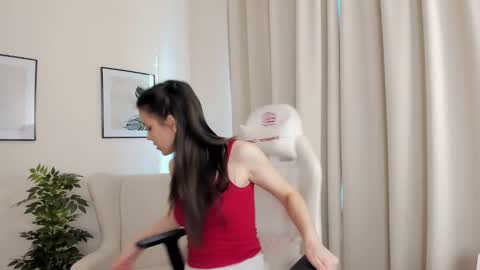 Suzy  next stream  Thursday Friday Saturday online show from January 19, 2025, 4:33 am