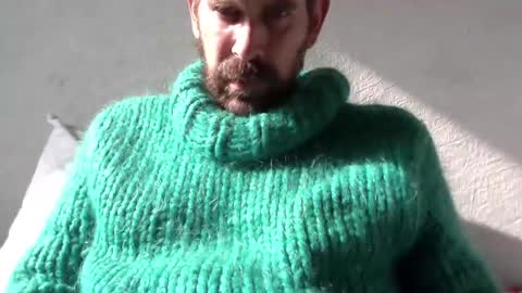 Snapshot of sweaterboy666 chatting on February 12, 2025, 11:07 am sweaterboy666 online show from February 12, 2025, 11:07 am