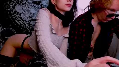 sweaties3 online show from December 5, 2025, 1:42 pm