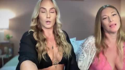 Snapshot of swedish_candii chatting on February 15, 2026, 2:08 am Swedish Candii online show from February 15, 2026, 2:08 am