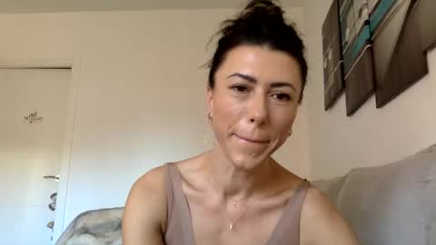 Snapshot of swee788485 chatting on November 4, 2025, 2:49 pm ALBA online show from November 4, 2025, 2:49 pm