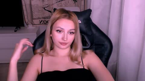 Snapshot of sweeet_baby0 chatting on November 14, 2025, 1:15 am Kate online show from November 14, 2025, 1:15 am