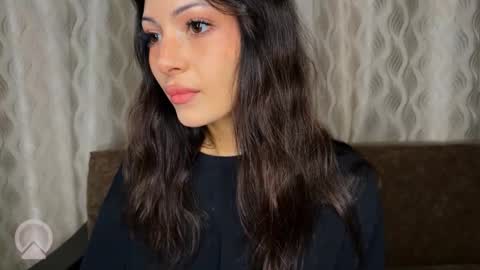 sweeet_strawberies online show from September 22, 2025, 4:31 pm