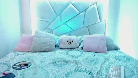 Nikki model independent online show from January 6, 2026, 9:50 pm