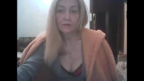 sweet4blonde67 online show from December 13, 2024, 5:10 pm