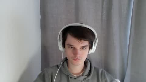 Sweet boy online show from April 11, 2026, 11:14 am