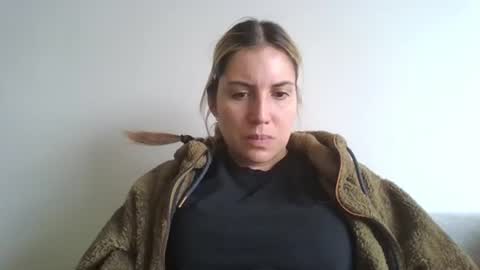 Snapshot of sweet__alana chatting on November 3, 2025, 8:10 pm Sweet alana online show from November 3, 2025, 8:10 pm