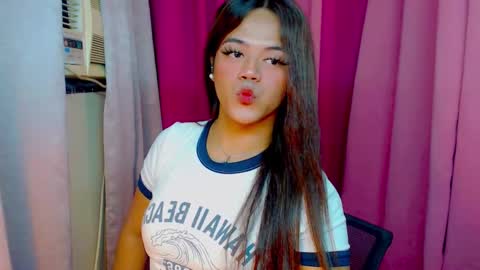 Snapshot of sweet_ahrii chatting on February 22, 2025, 3:23 am CLEO online show from February 22, 2025, 3:23 am