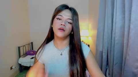 Snapshot of sweet_ahrii chatting on March 6, 2025, 11:03 am CLEO online show from March 6, 2025, 11:03 am