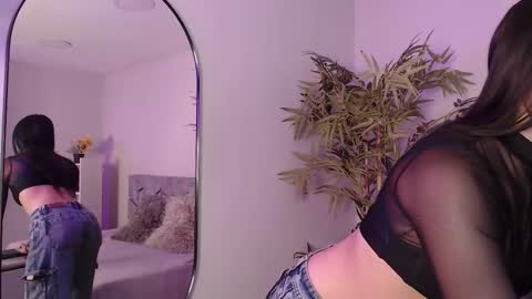 Snapshot of sweet_alexaa_ chatting on September 16, 2025, 8:21 pm Alexa online show from September 16, 2025, 8:21 pm