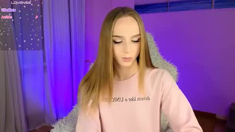 Snapshot of sweet_ali3s chatting on October 25, 2025, 5:19 pm Call me Alis online show from October 25, 2025, 5:19 pm