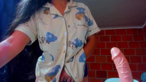 sweet and hot alaia online show from February 4, 2026, 7:25 am