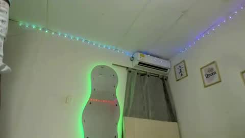 Snapshot of sweet_angelicaxxx chatting on October 6, 2025, 5:27 am sweet_angelicaxxx online show from October 6, 2025, 5:27 am