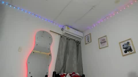 Snapshot of sweet_angelicaxxx chatting on November 5, 2025, 4:01 am sweet_angelicaxxx online show from November 5, 2025, 4:01 am