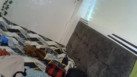 Snapshot of sweet_angie01 chatting on October 22, 2025, 5:45 pm angie online show from October 22, 2025, 5:45 pm