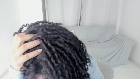 Anie online show from February 2, 2025, 6:04 am