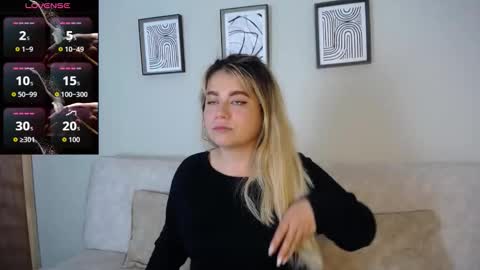 Snapshot of sweet_bella_valery_ chatting on October 24, 2025, 9:55 pm Bella Valery online show from October 24, 2025, 9:55 pm