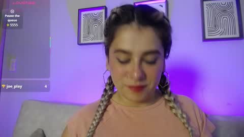 Snapshot of sweet_bella_valery_ chatting on November 4, 2025, 11:26 pm Bella Valery online show from November 4, 2025, 11:26 pm