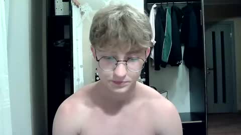 Snapshot of sweet_boy06 chatting on July 3, 2026, 8:26 pm Sweet boy06 online show from July 3, 2026, 8:26 pm