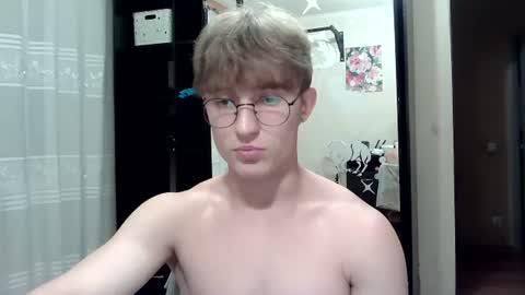Snapshot of sweet_boy06 chatting on July 9, 2026, 7:51 pm Sweet boy06 online show from July 9, 2026, 7:51 pm