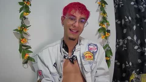 sweet_boy2224 online show from November 28, 2025, 1:30 am