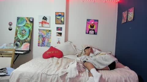 Snapshot of sweet_boys_xx chatting on January 9, 2025, 9:47 pm CristianBrayan PVT OPEN online show from January 9, 2025, 9:47 pm