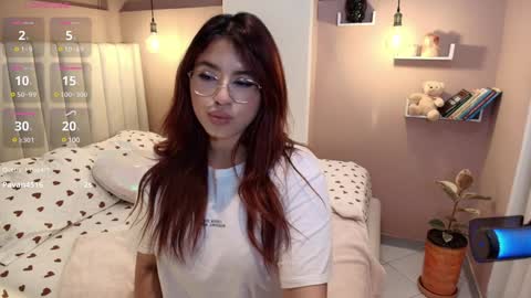 Camila online show from December 20, 2024, 4:09 am