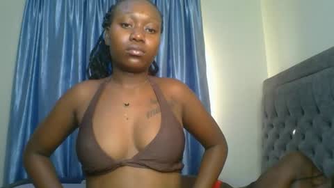 Camila online show from January 13, 2026, 12:21 pm