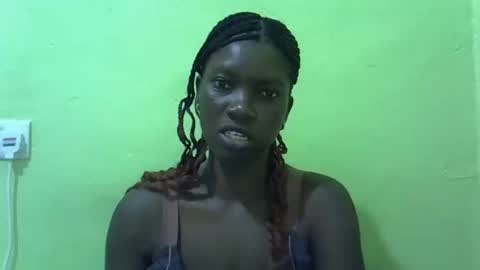 sweet_cherie1 online show from April 6, 2026, 4:52 pm