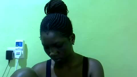 Snapshot of sweet_cherie1 chatting on June 25, 2026, 7:02 am sweet_cherie1 online show from June 25, 2026, 7:02 am