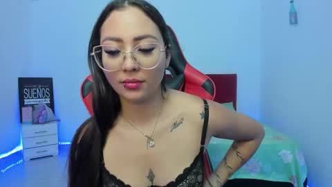 sweet_coral_ online show from February 15, 2026, 7:51 am