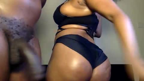 Snapshot of sweet_couples5 chatting on October 21, 2025, 10:21 pm cutie cam0 online show from October 21, 2025, 10:21 pm