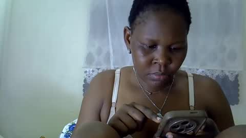 Snapshot of sweet_dori33 chatting on April 27, 2026, 12:08 am sweet_dori33 online show from April 27, 2026, 12:08 am