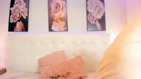 Snapshot of sweet_dreamses chatting on February 5, 2025, 12:27 pm Kendra online show from February 5, 2025, 12:27 pm