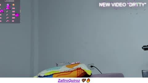 ZAFIRO QUIROZ online show from February 28, 2025, 2:53 pm