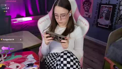 Alice online show from November 28, 2025, 4:15 am